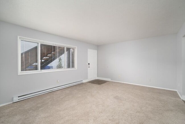 Building Photo - Remodeled 2 bedroom! $1000 VISA GIFTCARD AT MOVE IN!