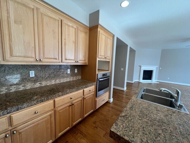 Building Photo - 4 bedroom home with 3 car garage in Patterson!