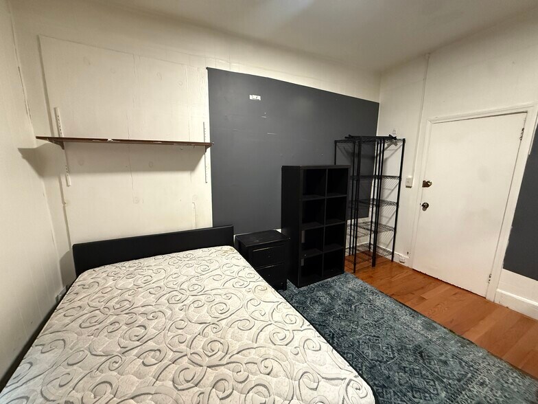 Building Photo - 66 Hammond St