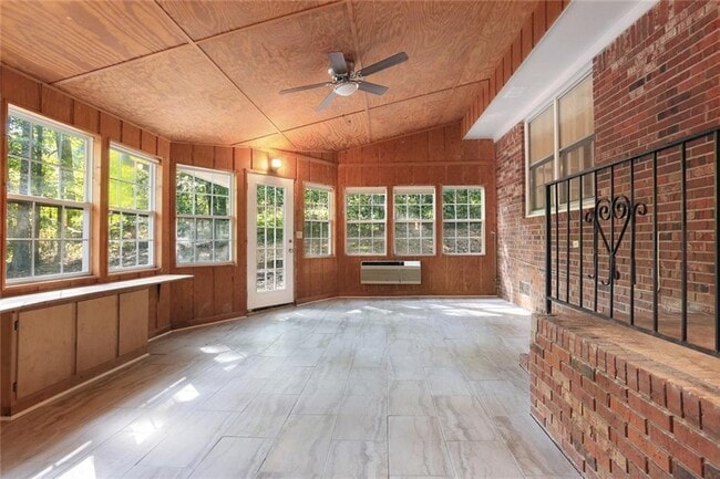 Building Photo - 2270 Shawnee Trail