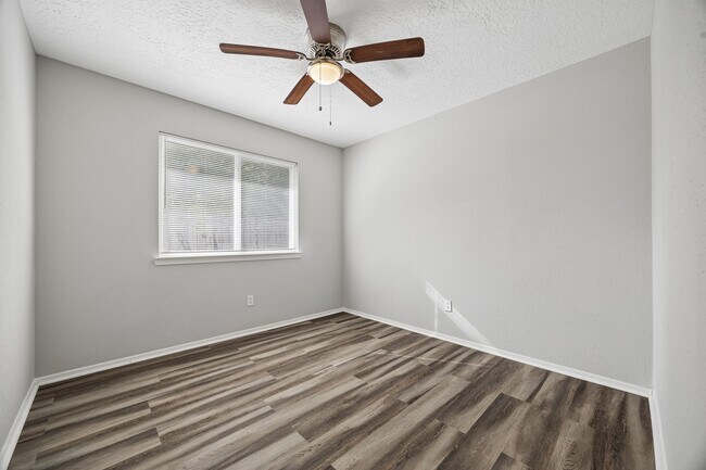 Building Photo - 6907 Grant Dr