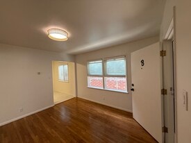 Building Photo - 247 5th St