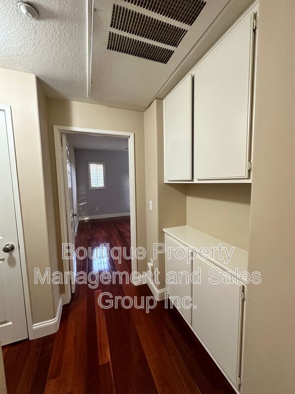 Building Photo - 722 Timberwood