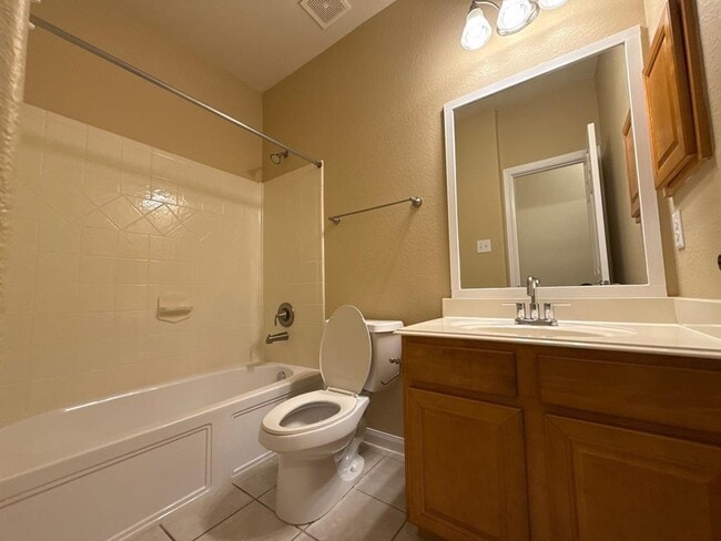 Building Photo - 1702 Bonnyton Ln