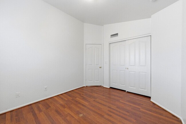 Building Photo - 15822 S 32nd Pl