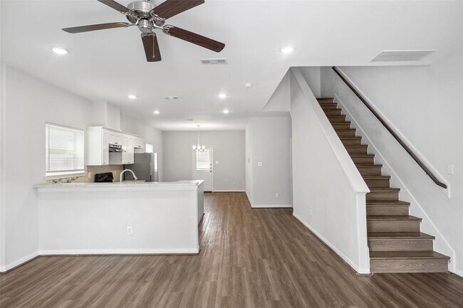 Building Photo - 9018 Everglade Dr