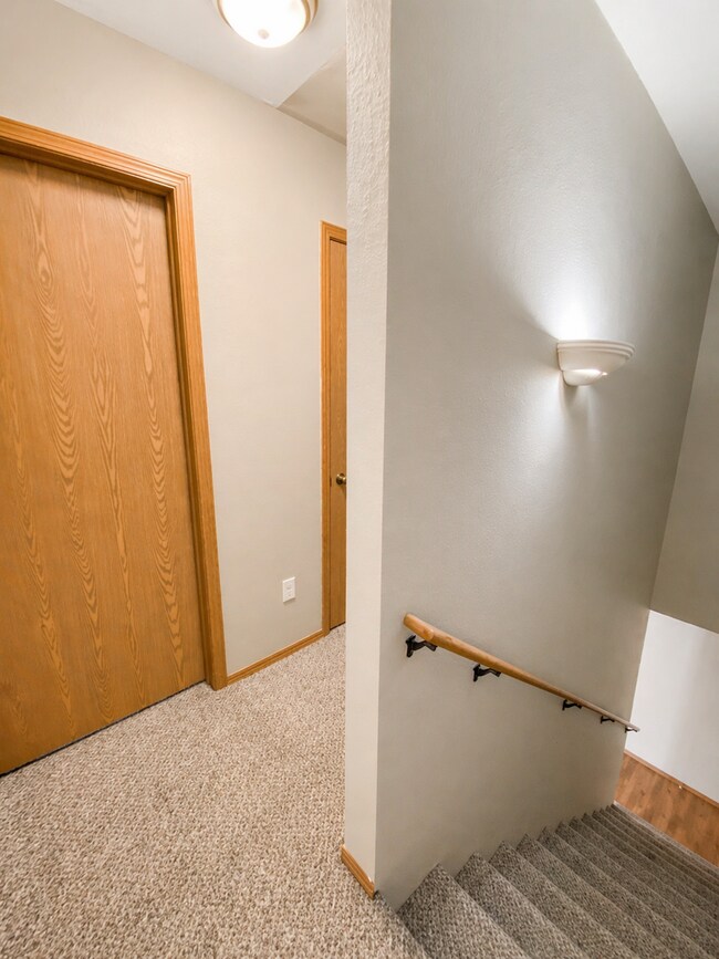 Building Photo - Hug3413(CWP)