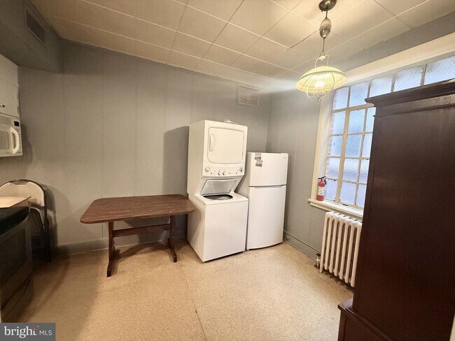 Building Photo - 27 N Hanover St