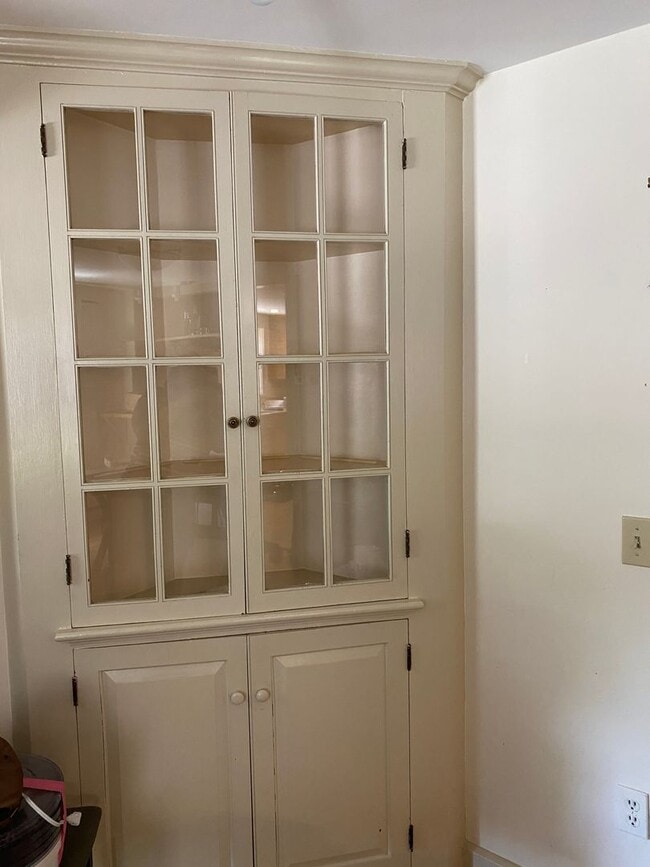 Building Photo - 2 Quechee Rd