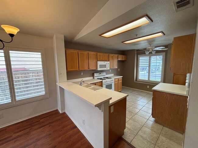 Building Photo - Charming home in gated community in Missio...