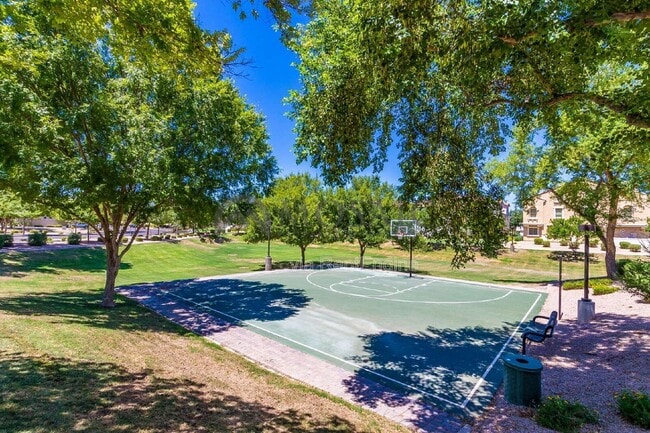 Building Photo - 1384 S Sabino Dr