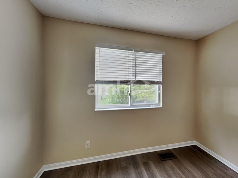 Building Photo - 563 Tupelo Dr