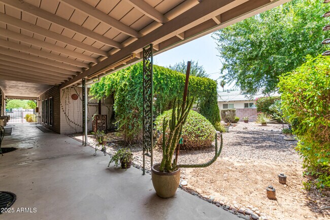 Building Photo - 3540 E Montecito Ave