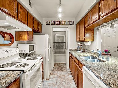 Building Photo - 505 Oppenheimer Dr