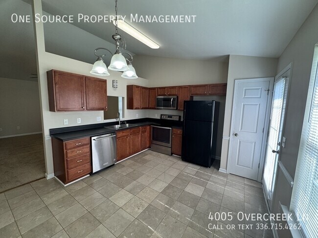 Building Photo - 4005 Overcreek Ln