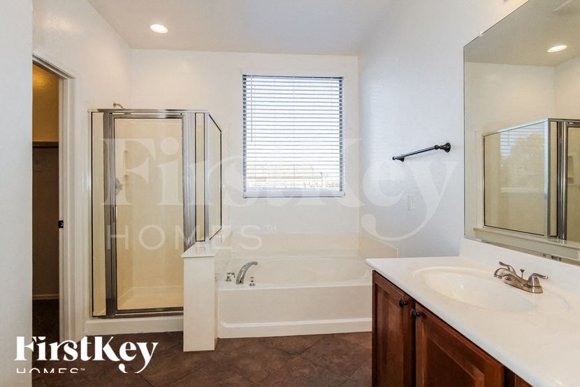 Building Photo - 17670 W Bridger St