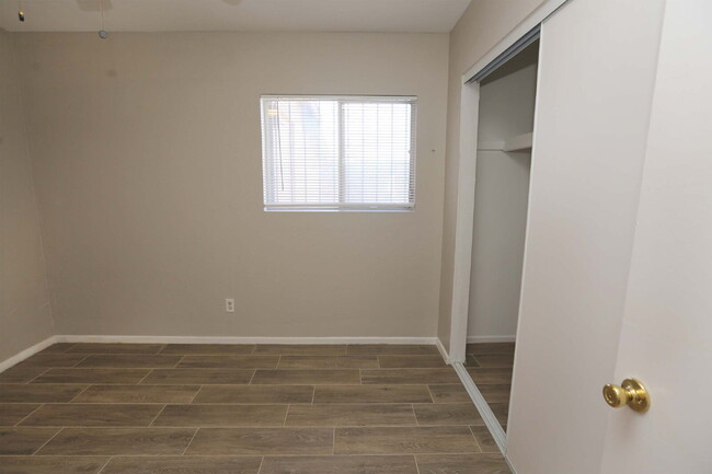 Building Photo - Beautifully Renovated 2-Bedroom Home in a ...