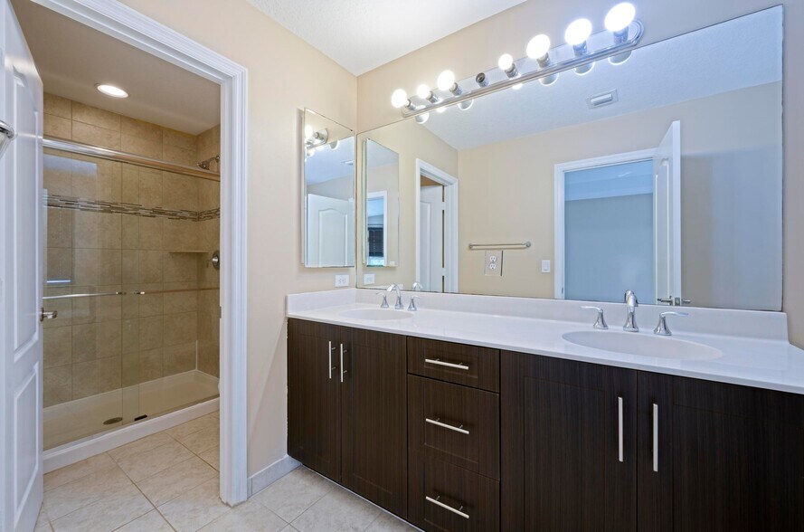 Building Photo - 5813 Monterra Club Dr