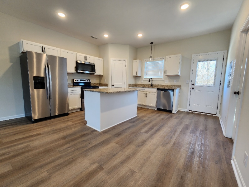 Building Photo - 615 Peachers Mill Rd