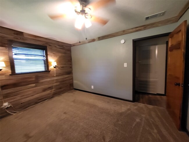 Building Photo - 30 Rdg Crk Dr