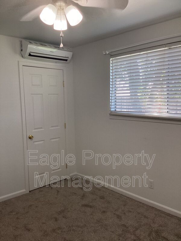 Building Photo - 1336 School St