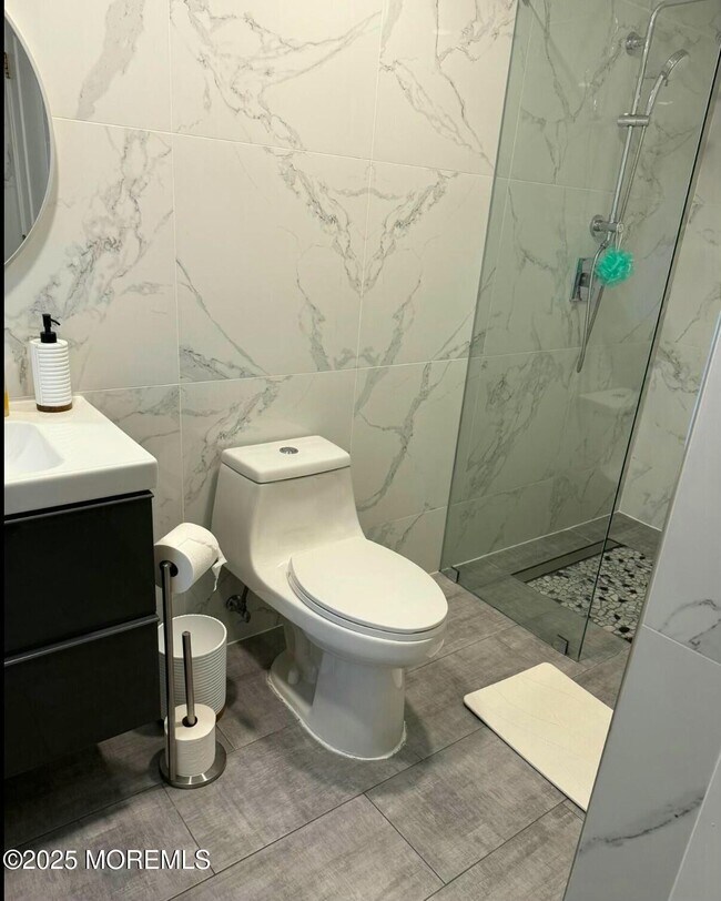 Building Photo - 70 Heath Ave