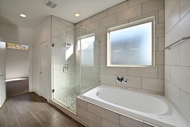 Building Photo - 5841 Oram St