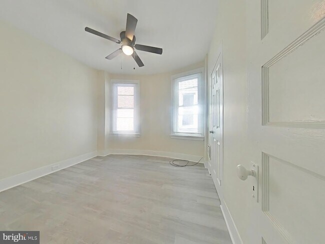 Building Photo - 5723 Spruce St