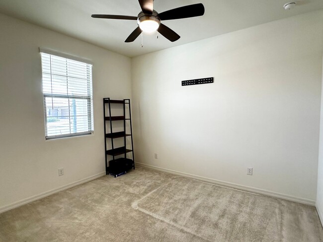 Building Photo - BEAUTIFUL VERRADO 3 BEDROOM PLUS DEN WITH ...