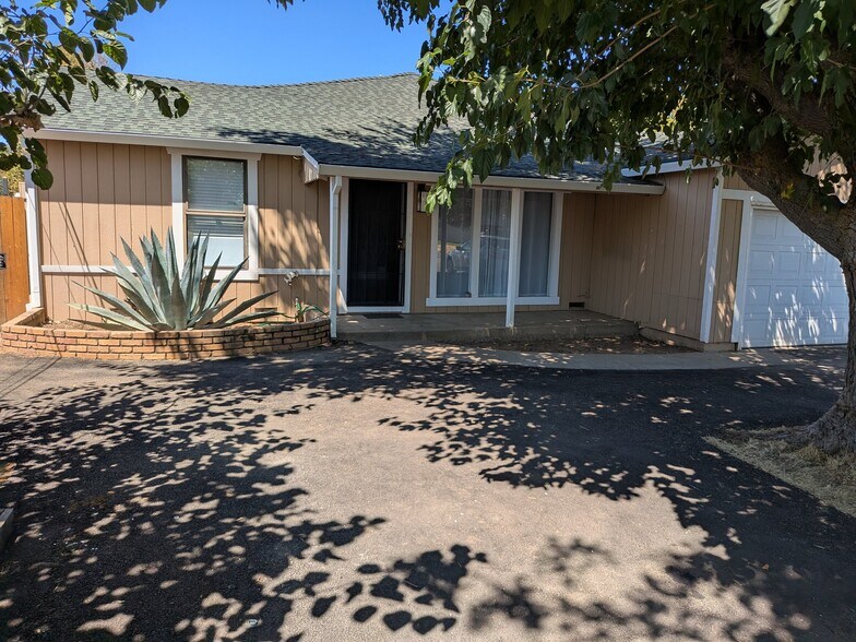 Building Photo - 4905 Raley Blvd