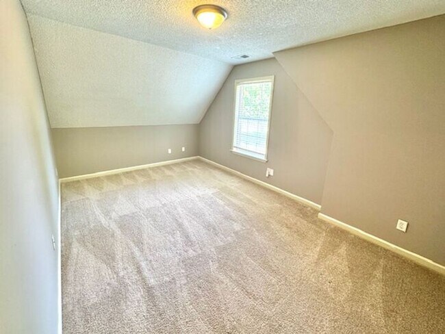 Building Photo - Cordova-Spacious 3 Bedroom 2.5 Home