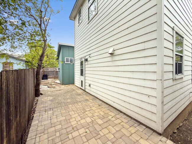 Building Photo - 7610 Bethune Ave