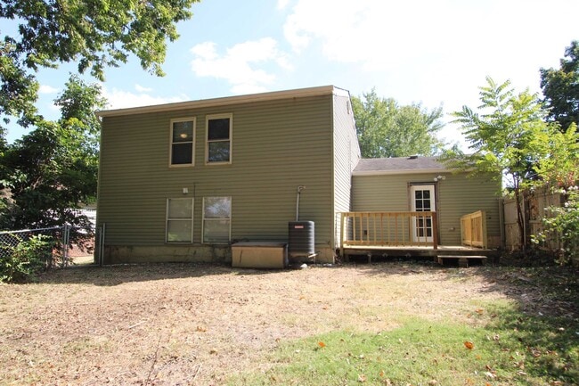 Building Photo - Stunning Remodeled 4 Bed 2 Bath Home