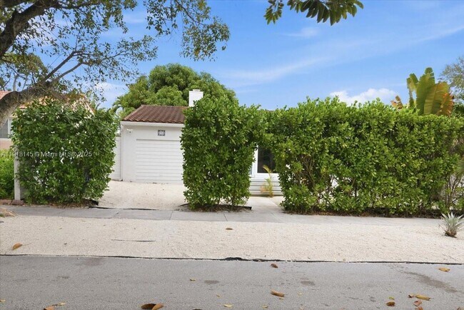 Building Photo - 753 NE 82nd Terrace