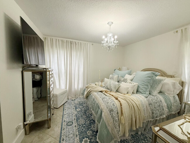 Building Photo - 10760 NW 18th Ct