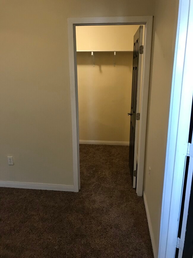 Building Photo - 4318 Glen St