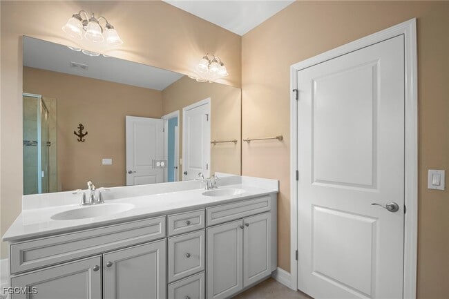 Building Photo - 15820 Portofino Springs Blvd