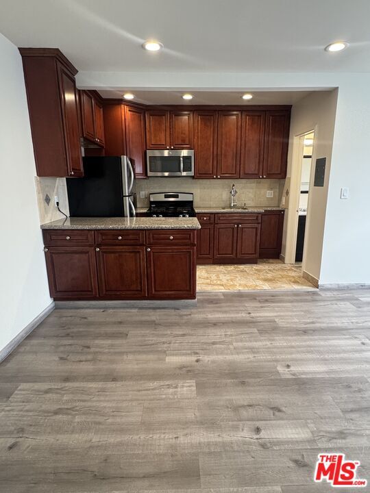 Building Photo - 133 Crescent Dr