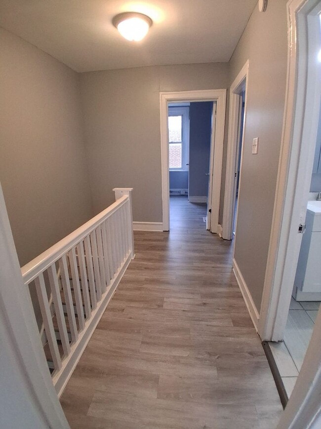 Building Photo - 3 BED 1 BATH HOME FOR RENT