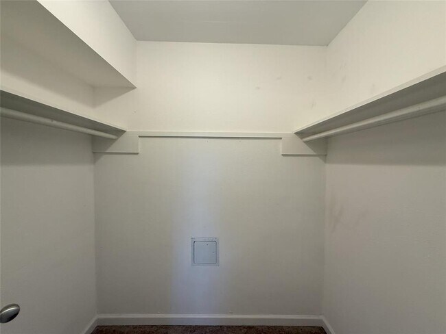 Building Photo - 1824 Thonig Rd