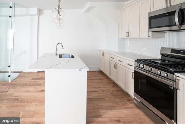 Building Photo - 2538 E County Line Rd