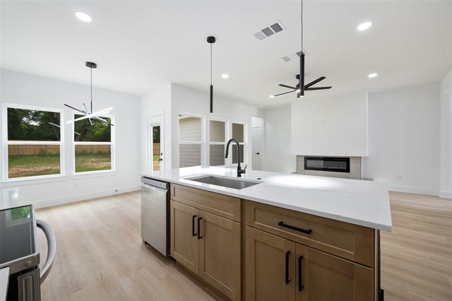 Building Photo - 3900 De Maggio St