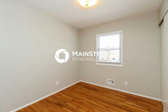Building Photo - 3 Bedroom Pet-Friendly Home in INDEPENDENC...