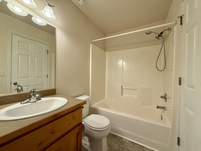 Building Photo - 2149 NW Tara Ln