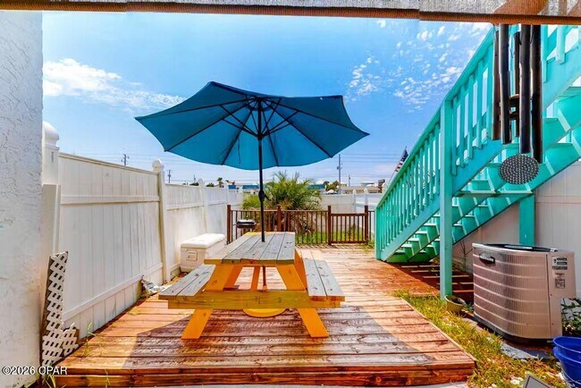 Building Photo - 8013 Beach Dr