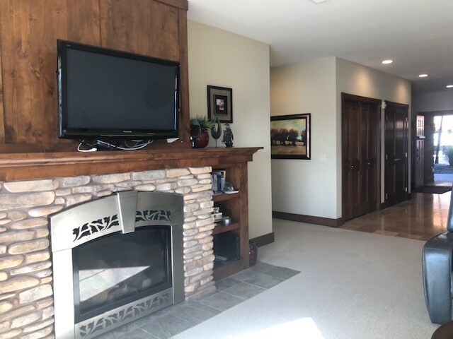 Building Photo - 743 Neddie Rose Dr