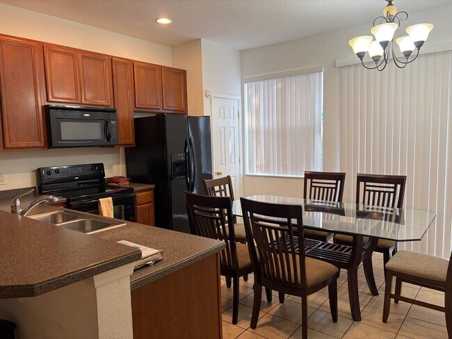 Building Photo - 3095 Seaview Castle Dr