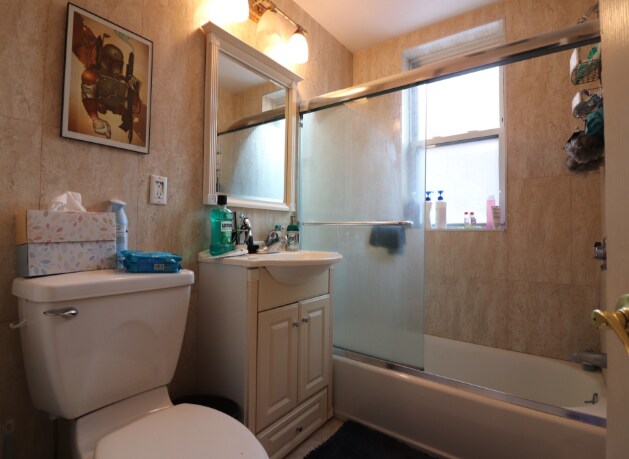 Building Photo - 71 Babcock St