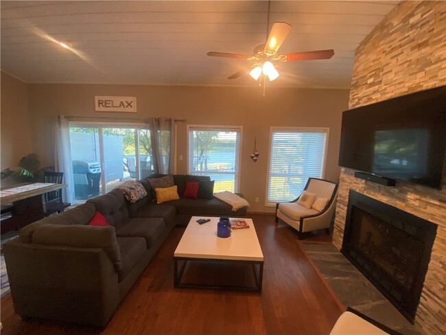 Building Photo - 502 Harbor Dr