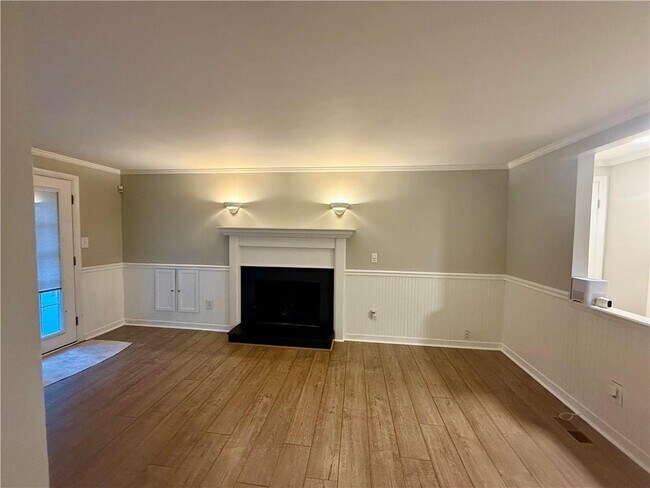 Building Photo - 9695 N Pond Cir